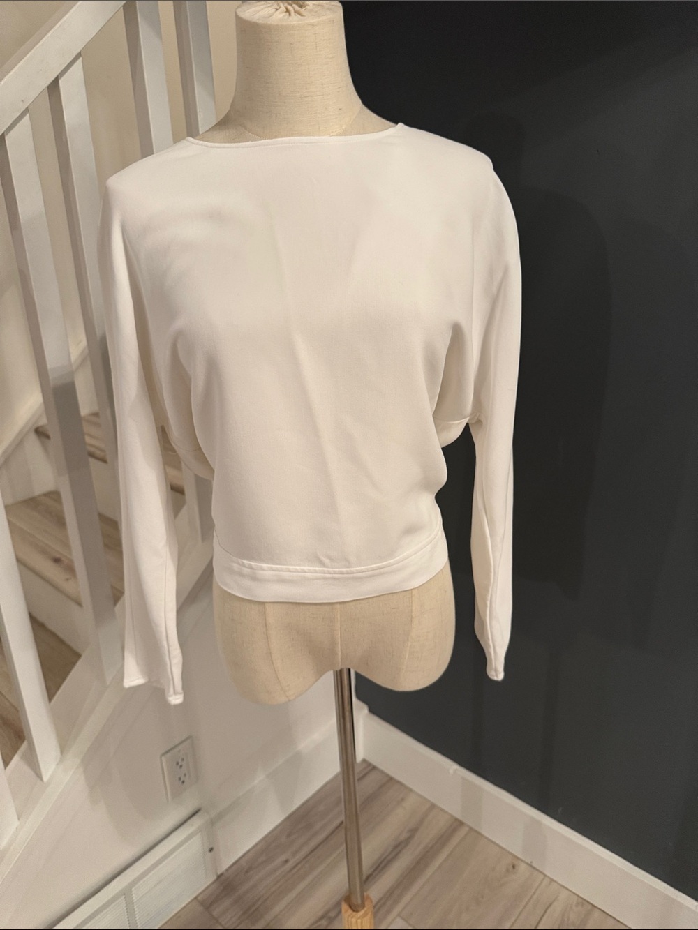Wilfred for Aritzia. WhiteLong-Sleeve Boatneck Blouse. Open Back.